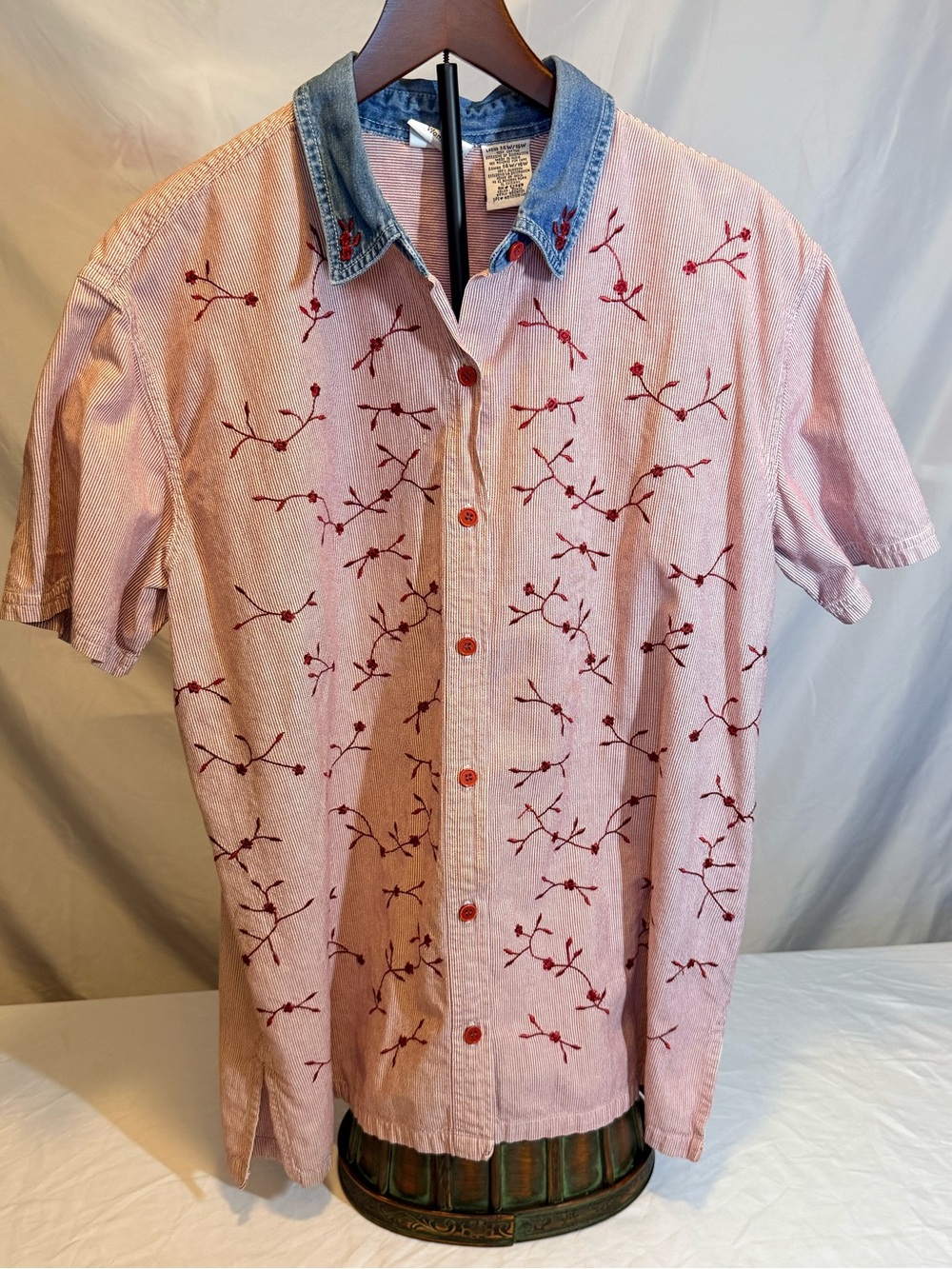 VTG Bobbie Brooks Embroidered Short-Sleeve Button-Down with Denim Collar (GG)